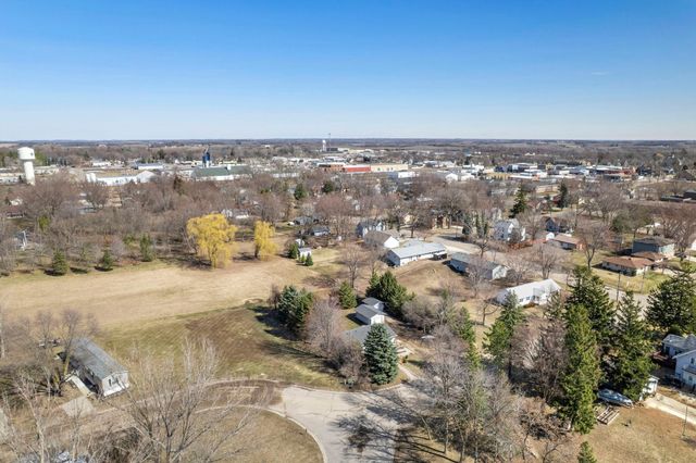 415 6th Street SW, Cokato, MN 55321