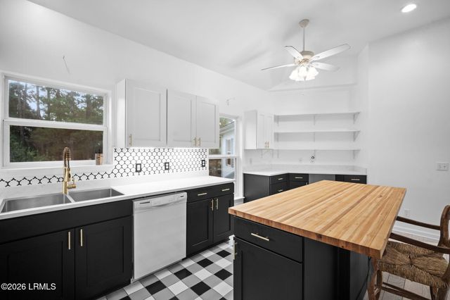 99 Tuscarora Avenue, Beaufort, SC 29907