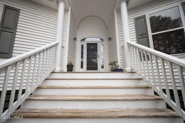 99 Tuscarora Avenue, Beaufort, SC 29907