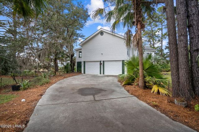 99 Tuscarora Avenue, Beaufort, SC 29907