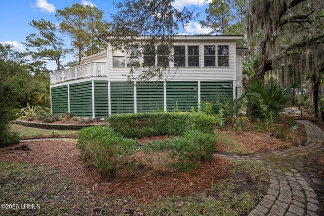 99 Tuscarora Avenue, Beaufort, SC 29907
