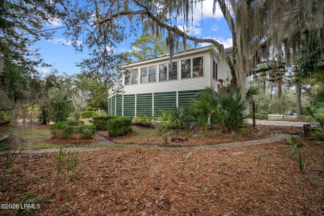99 Tuscarora Avenue, Beaufort, SC 29907