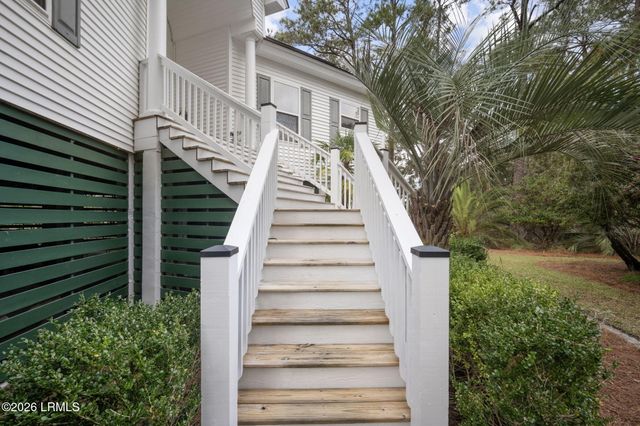 99 Tuscarora Avenue, Beaufort, SC 29907
