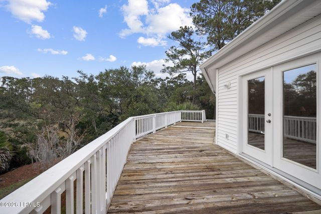 99 Tuscarora Avenue, Beaufort, SC 29907