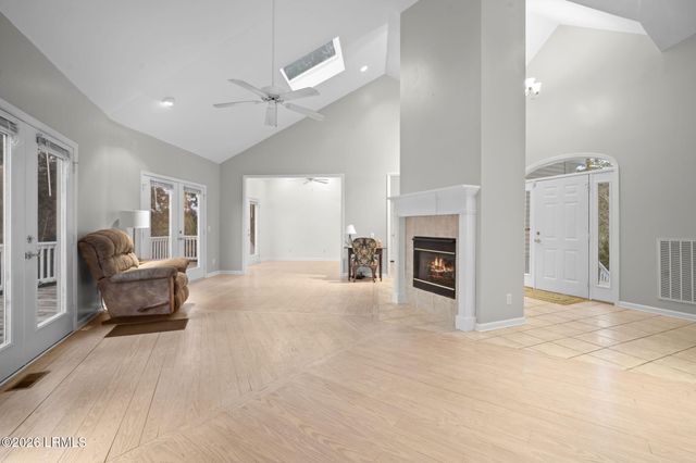 99 Tuscarora Avenue, Beaufort, SC 29907