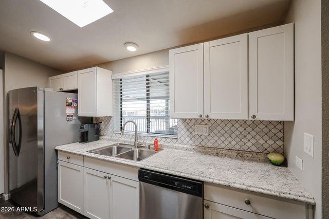 3901 E PINNACLE PEAK Road 236, Phoenix, AZ 85050