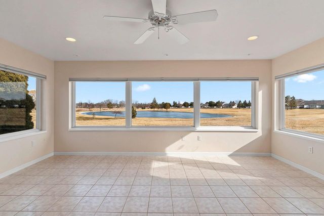 1617 TWIN LAKES CIRCLE, Green Bay, WI 54311