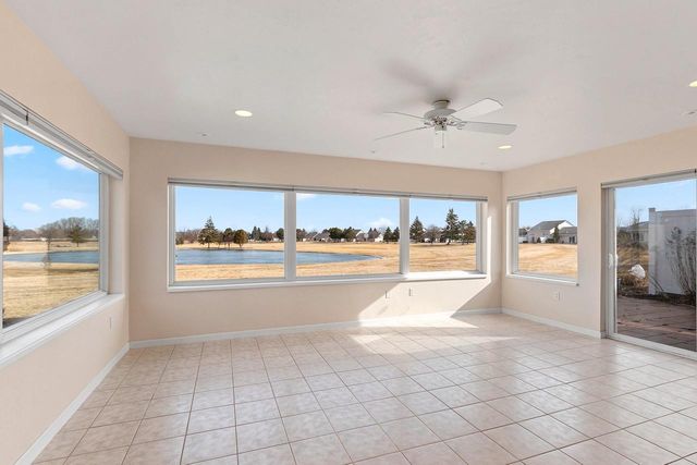 1617 TWIN LAKES CIRCLE, Green Bay, WI 54311