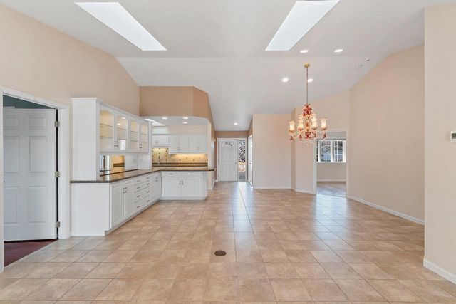 1617 TWIN LAKES CIRCLE, Green Bay, WI 54311