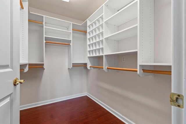 1617 TWIN LAKES CIRCLE, Green Bay, WI 54311