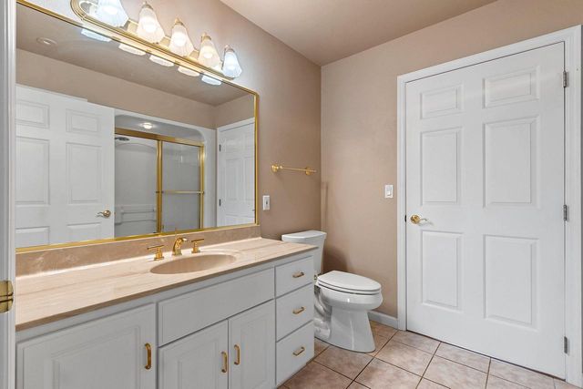 1617 TWIN LAKES CIRCLE, Green Bay, WI 54311