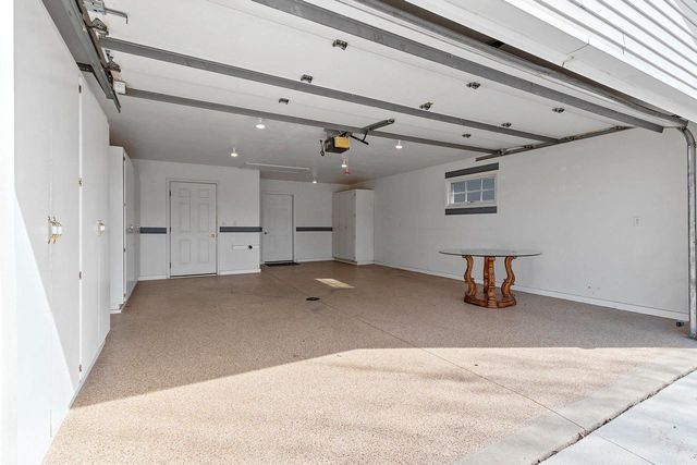 1617 TWIN LAKES CIRCLE, Green Bay, WI 54311