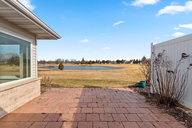 1617 TWIN LAKES CIRCLE, Green Bay, WI 54311