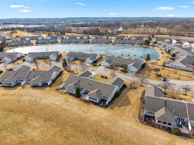 1617 TWIN LAKES CIRCLE, Green Bay, WI 54311