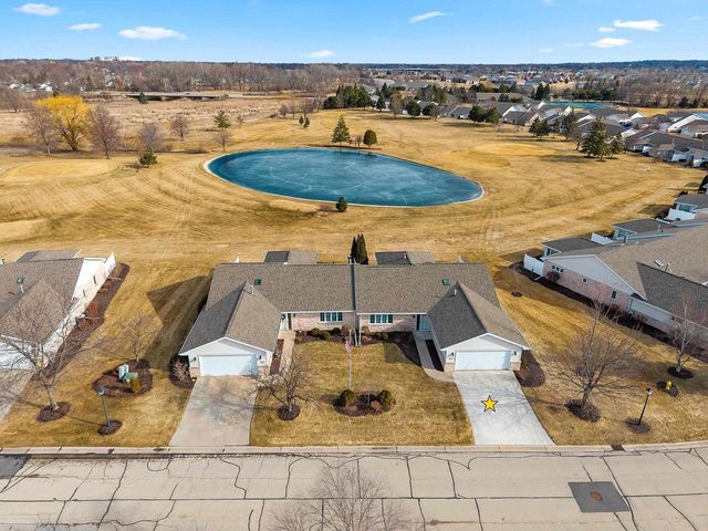 1617 TWIN LAKES CIRCLE, Green Bay, WI 54311