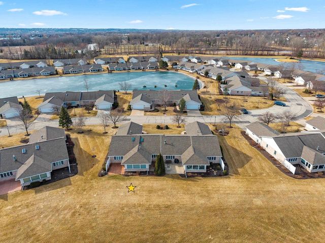 1617 TWIN LAKES CIRCLE, Green Bay, WI 54311