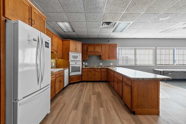 1617 TWIN LAKES CIRCLE, Green Bay, WI 54311