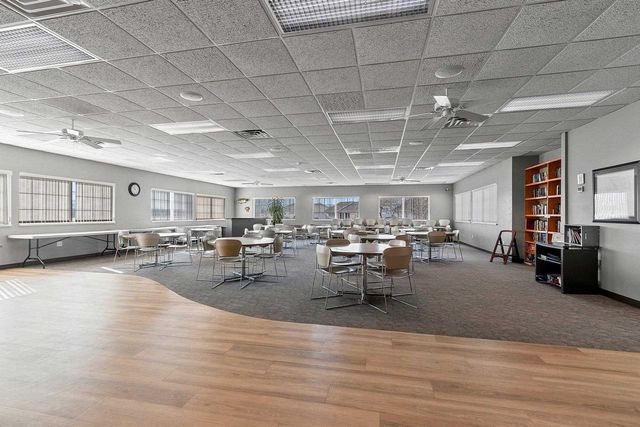 1617 TWIN LAKES CIRCLE, Green Bay, WI 54311