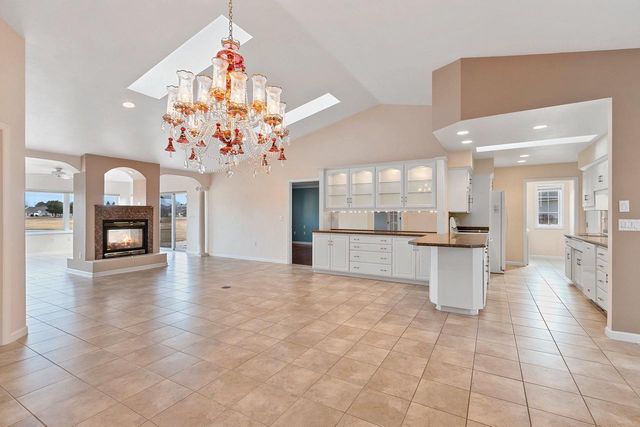 1617 TWIN LAKES CIRCLE, Green Bay, WI 54311