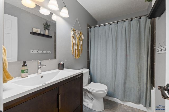 1128 CLOVER RIDGE DR, Rapid City, SD 57701
