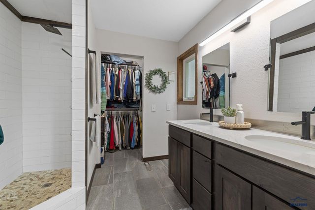 1128 CLOVER RIDGE DR, Rapid City, SD 57701