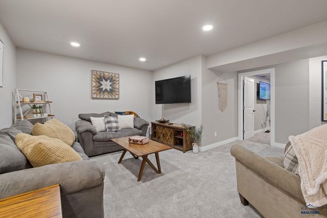 1128 CLOVER RIDGE DR, Rapid City, SD 57701
