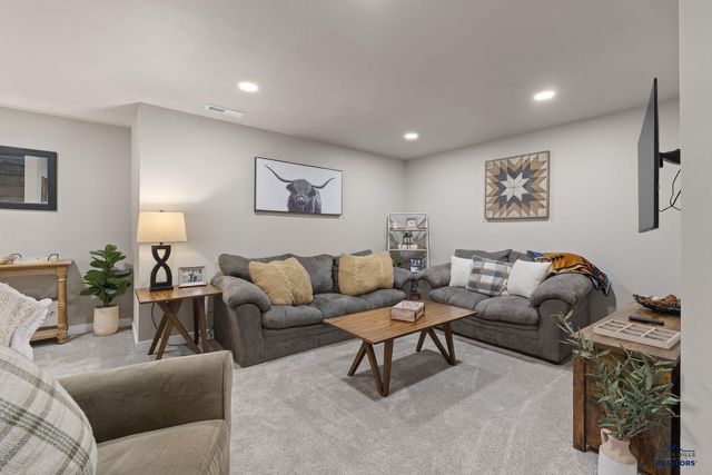 1128 CLOVER RIDGE DR, Rapid City, SD 57701