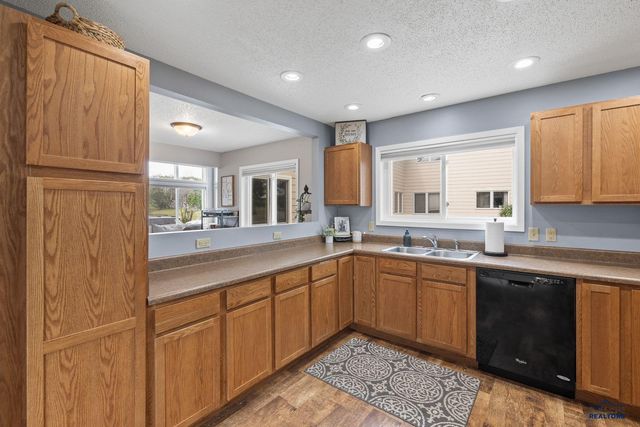1128 CLOVER RIDGE DR, Rapid City, SD 57701