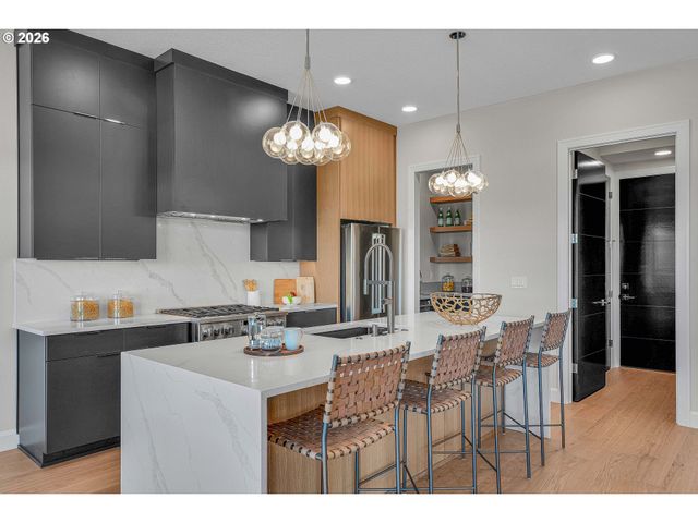16441 Nw LIBERTY St, Portland, OR 97229