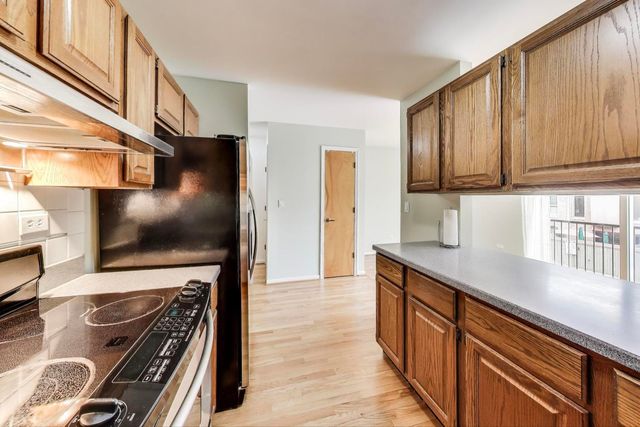 108 Bishop Quarter Lane, Oak Park, IL 60302