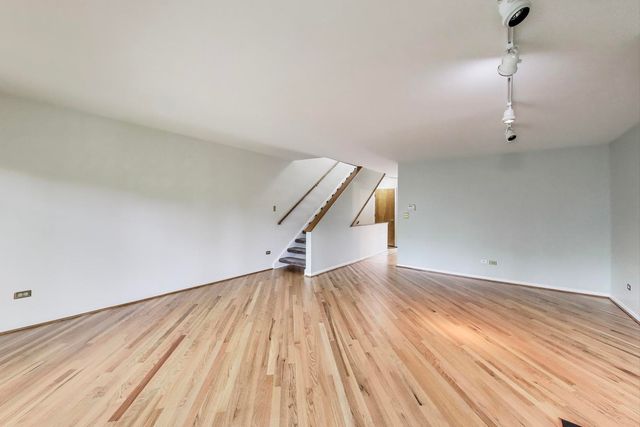 108 Bishop Quarter Lane, Oak Park, IL 60302