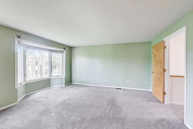 108 Bishop Quarter Lane, Oak Park, IL 60302