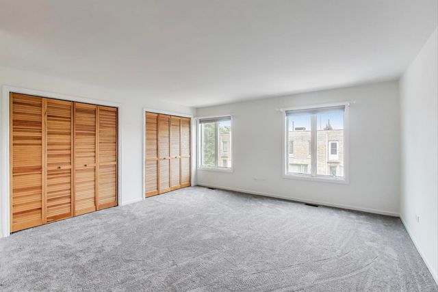 108 Bishop Quarter Lane, Oak Park, IL 60302