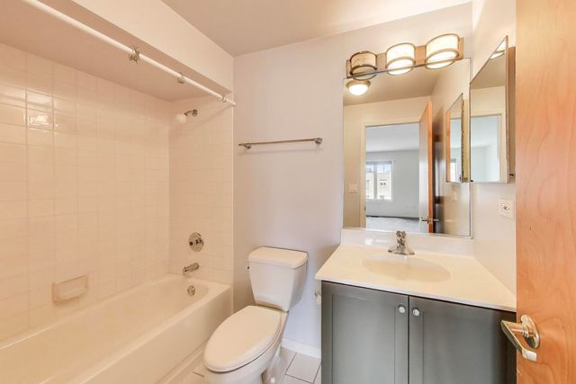 108 Bishop Quarter Lane, Oak Park, IL 60302