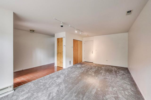 108 Bishop Quarter Lane, Oak Park, IL 60302