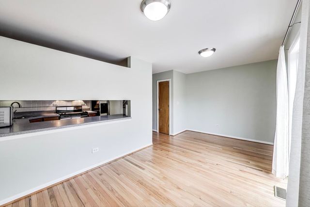 108 Bishop Quarter Lane, Oak Park, IL 60302