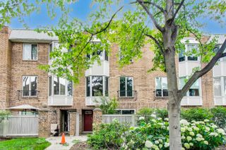 108 Bishop Quarter Lane, Oak Park, IL 60302