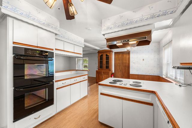 11407 Valley Spring Drive, Houston, TX 77043