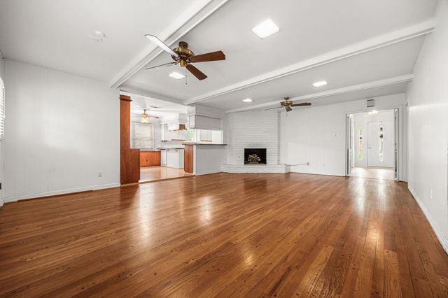 11407 Valley Spring Drive, Houston, TX 77043