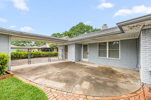 11407 Valley Spring Drive, Houston, TX 77043