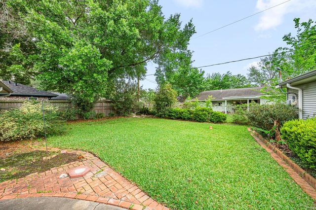 11407 Valley Spring Drive, Houston, TX 77043