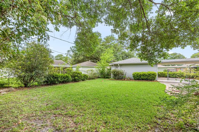 11407 Valley Spring Drive, Houston, TX 77043