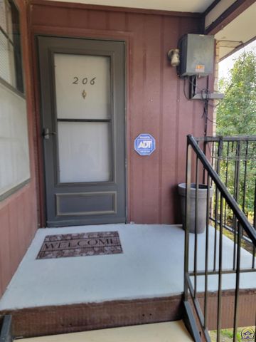 3032 SW Lydia AVE Unit #206, Topeka, KS 66614