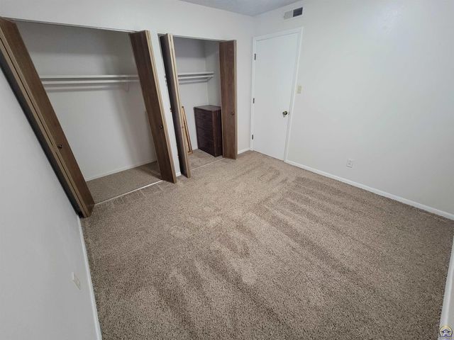 3032 SW Lydia AVE Unit #206, Topeka, KS 66614