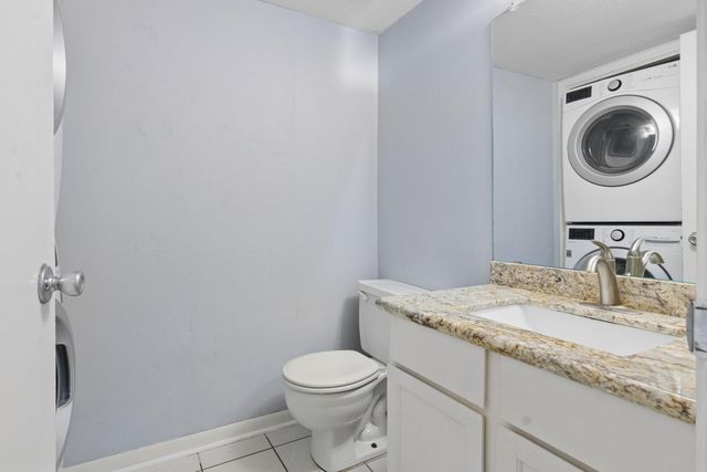 6111 Beverly Hill Street 10, Houston, TX 77057