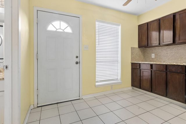 6111 Beverly Hill Street 10, Houston, TX 77057