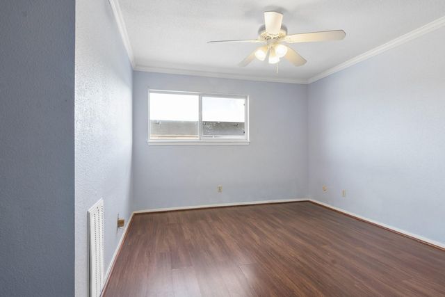 6111 Beverly Hill Street 10, Houston, TX 77057