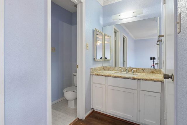 6111 Beverly Hill Street 10, Houston, TX 77057