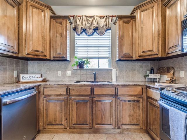 4624 NW 157th St, Edmond, OK 73013