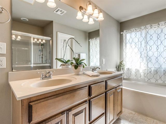 4624 NW 157th St, Edmond, OK 73013